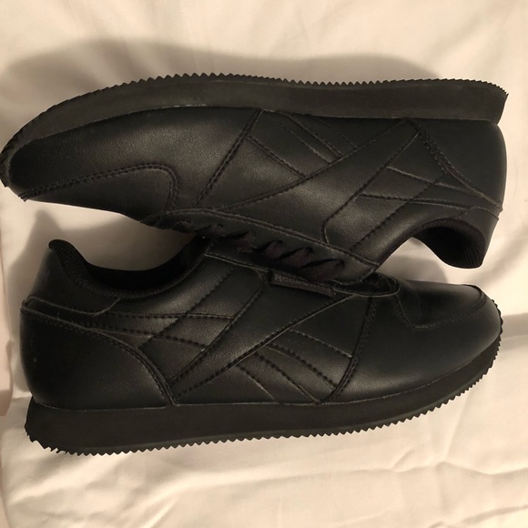 NWOT Reebok Old School Classic Leather Sneakers! - Picture 4 of 4